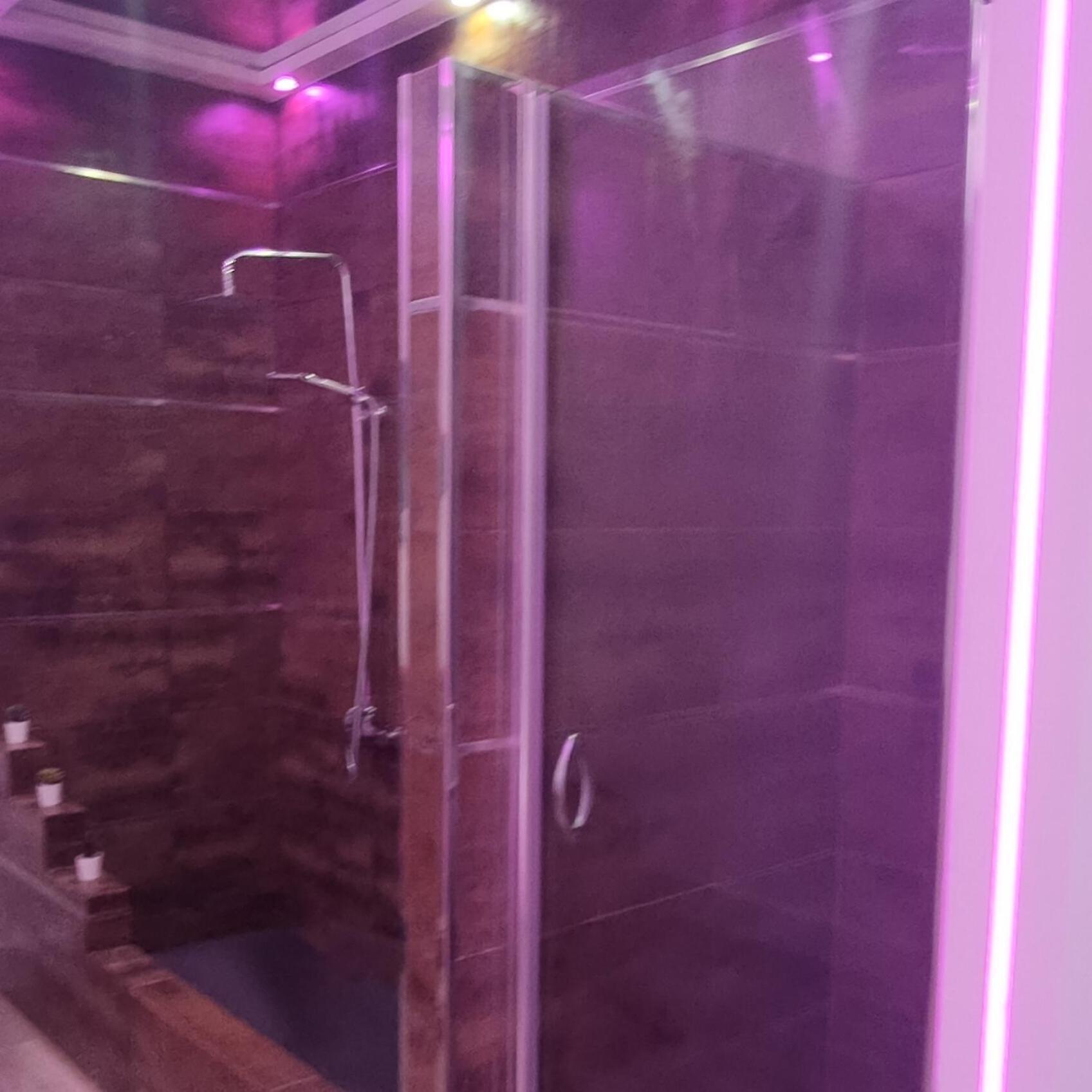 Chic Jacuzzi Y Playa Lägenhet *